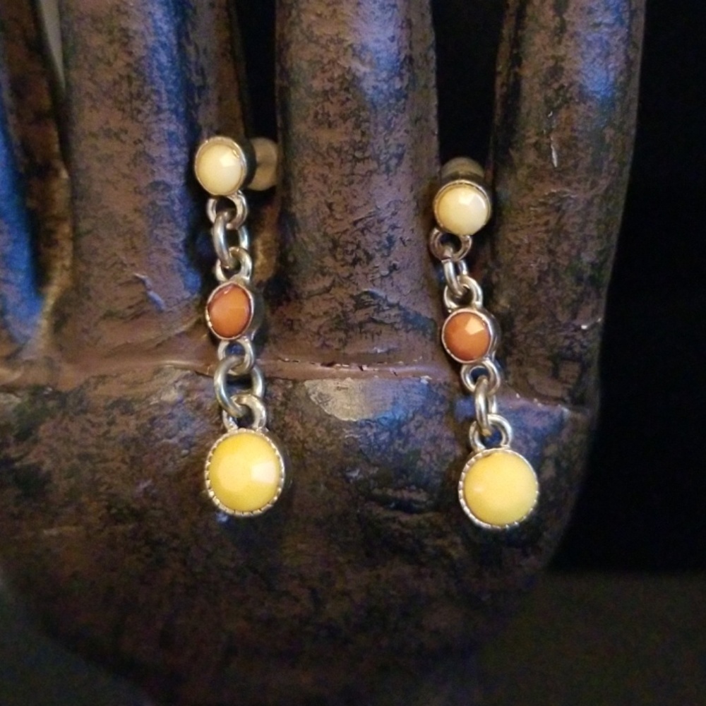 CUTE LITTLE DANGLE EARRINGS